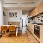 Apartman One Bedroom In Brera Milánó